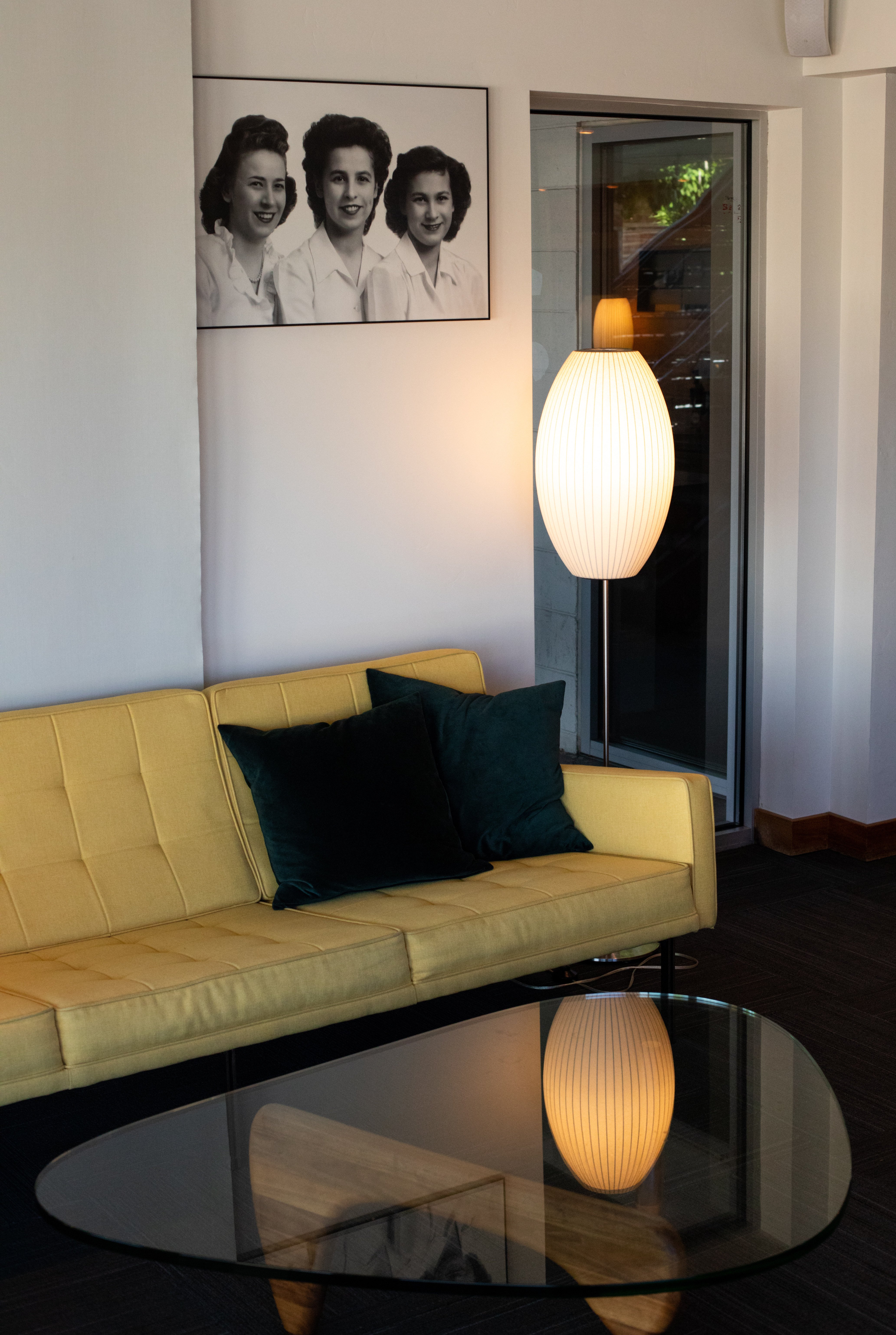 Modern Hotel And Bar 23/48