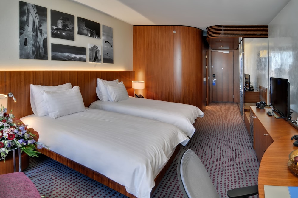 Ommer Hotel 18/76