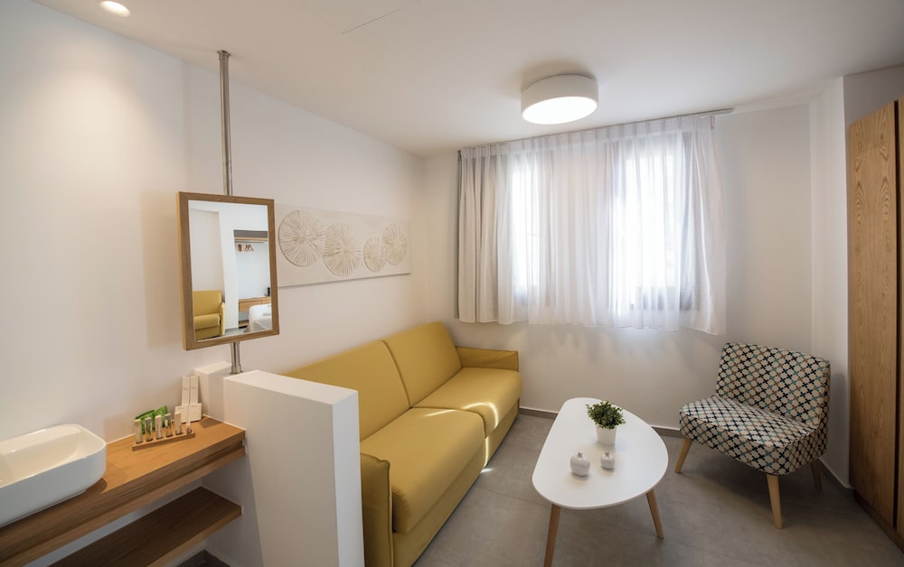 Natura Luxury Boutique Hotel Skopelos 48/50
