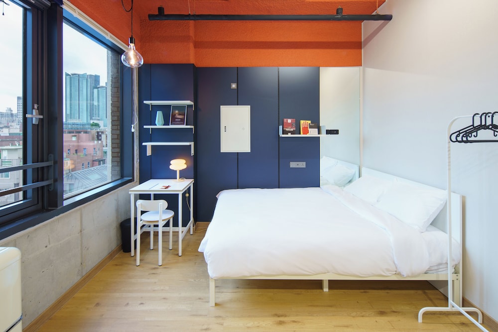 SUPERIOR, DOUBLE BED
