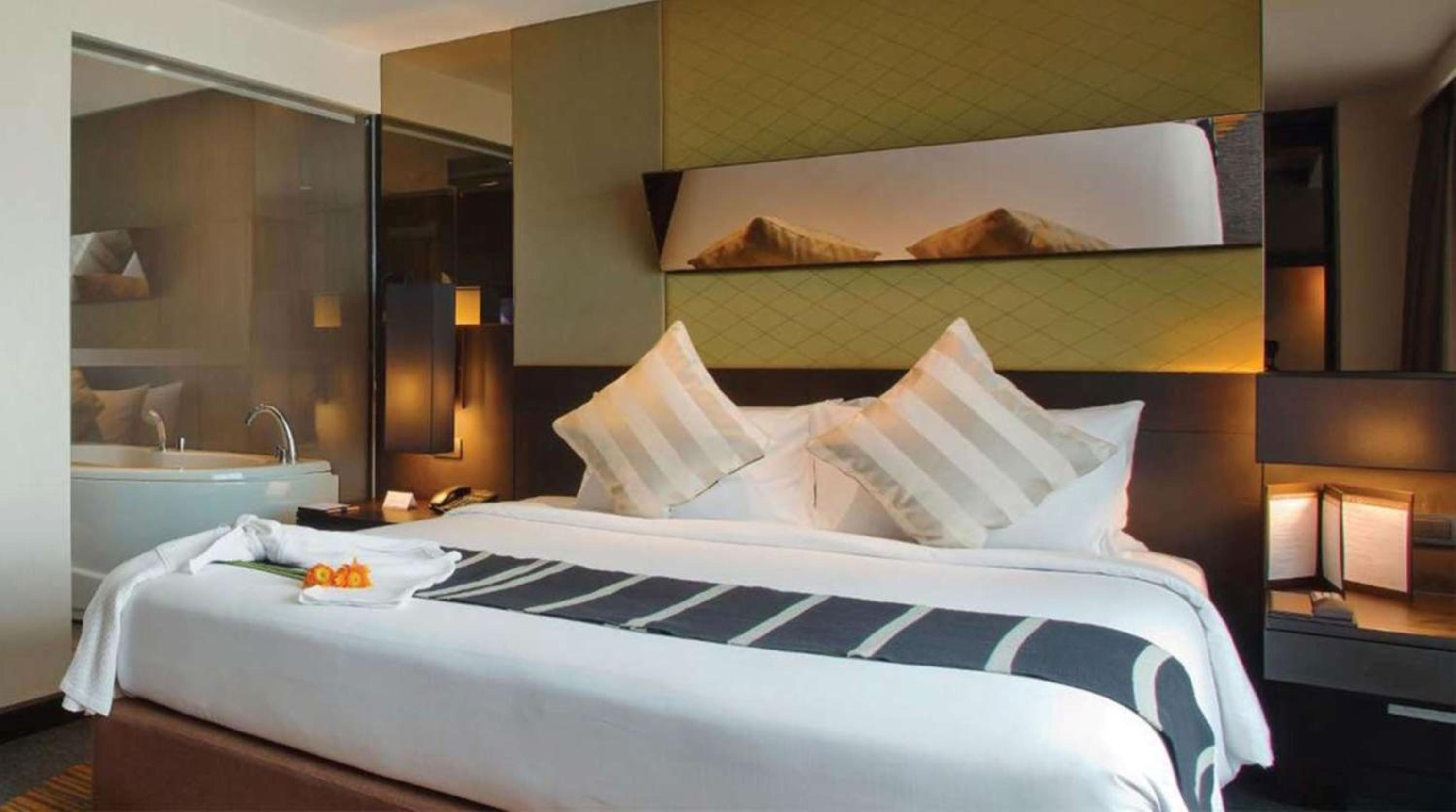 Grand, Residence, Suite