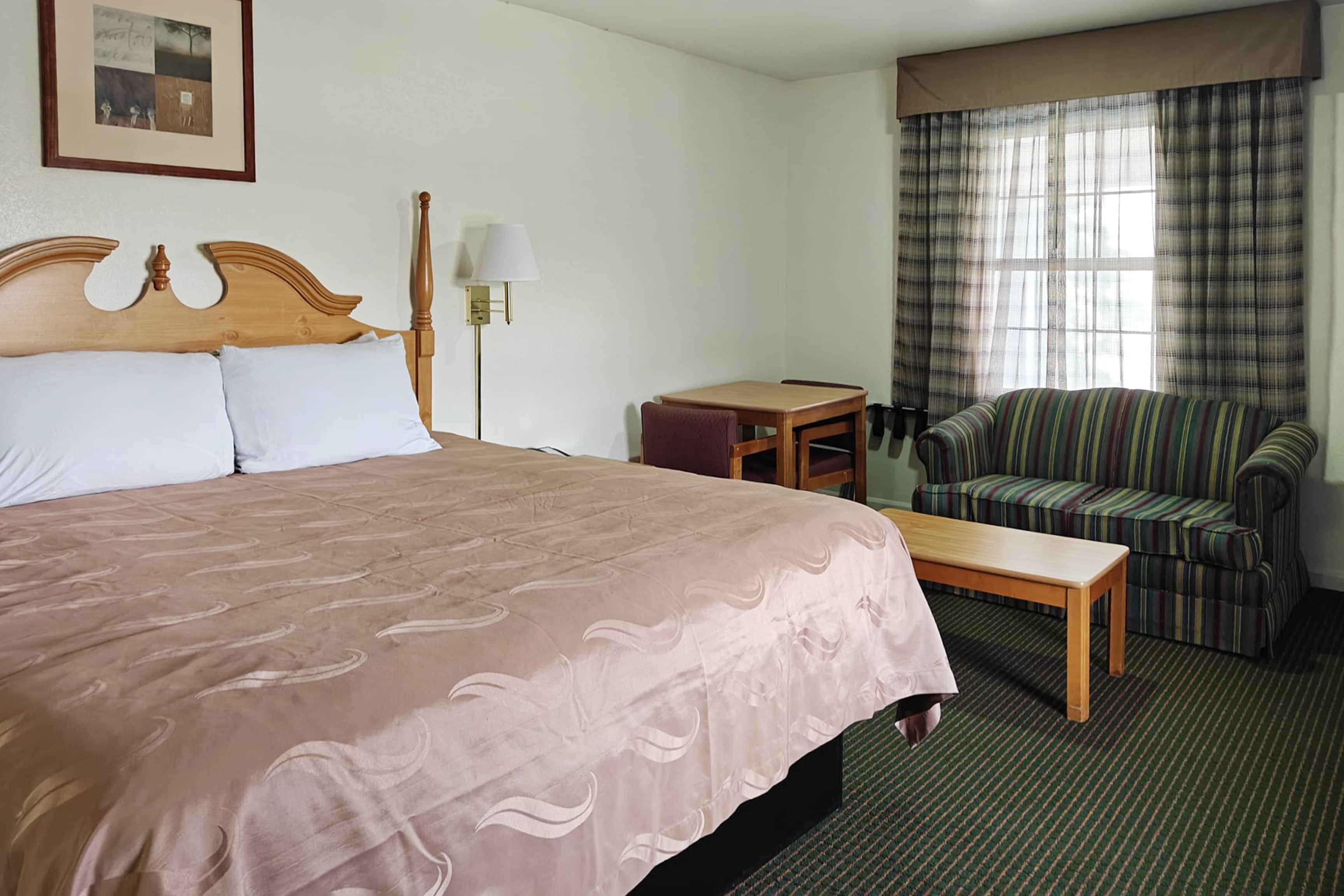 Economy Inn and Suites 19/68
