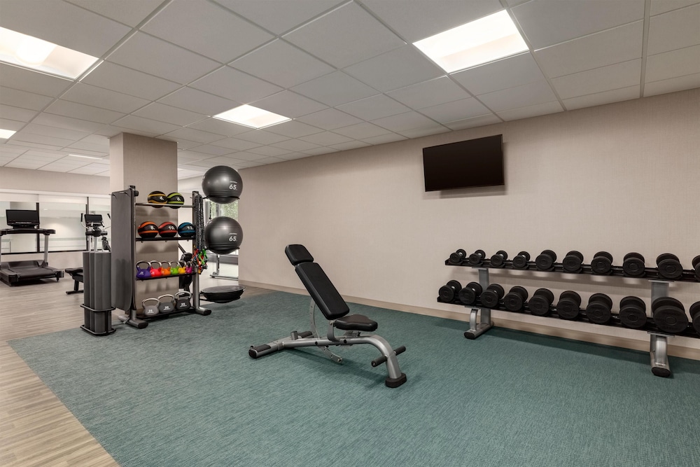 Hyatt Place Bloomington 32/64