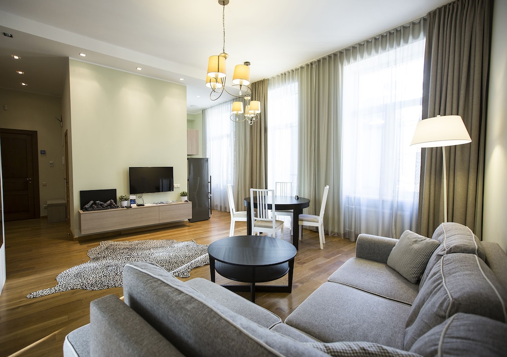 Ernesta Lux Apartments 28/50