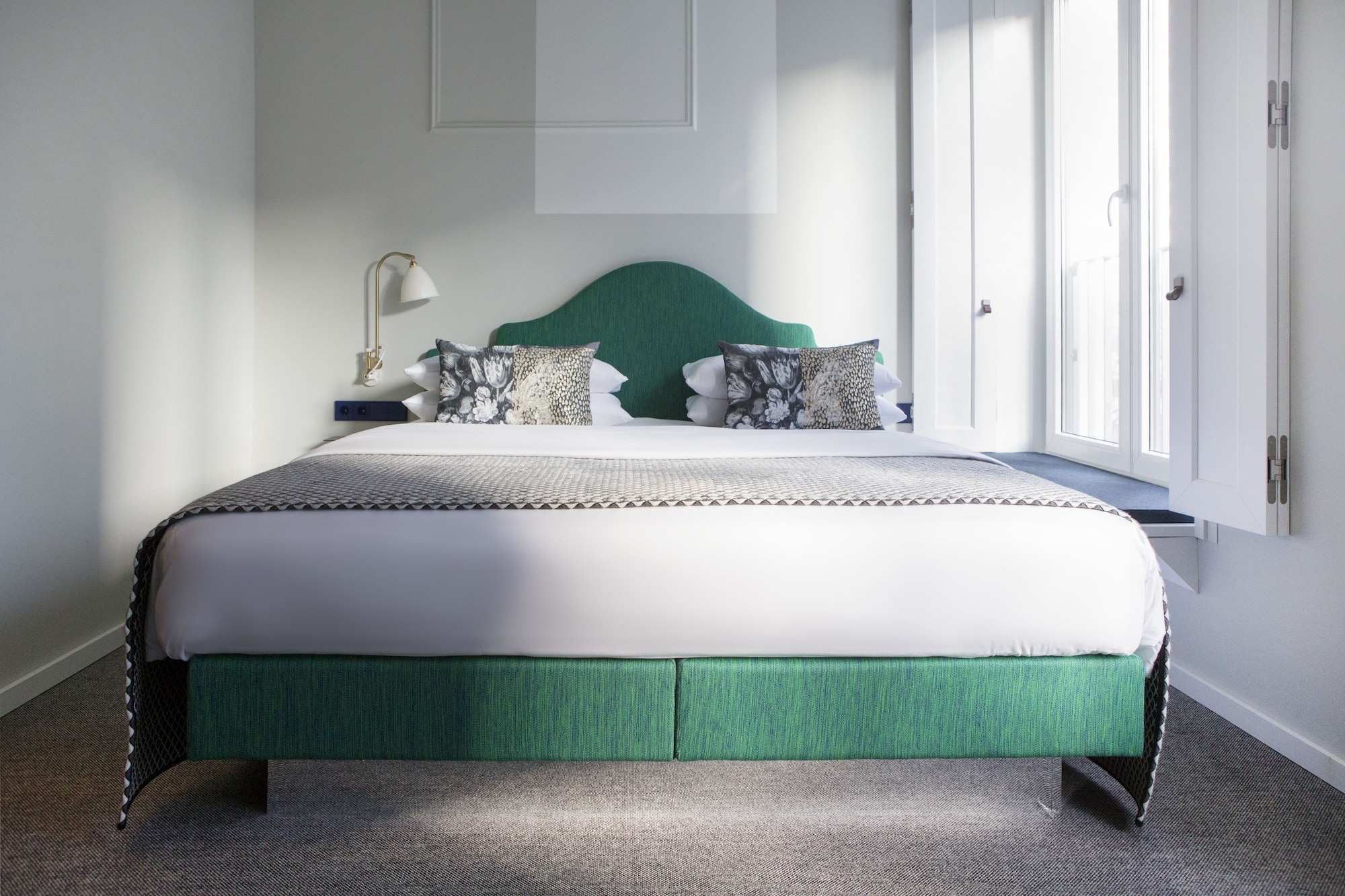 CITY, KING BED