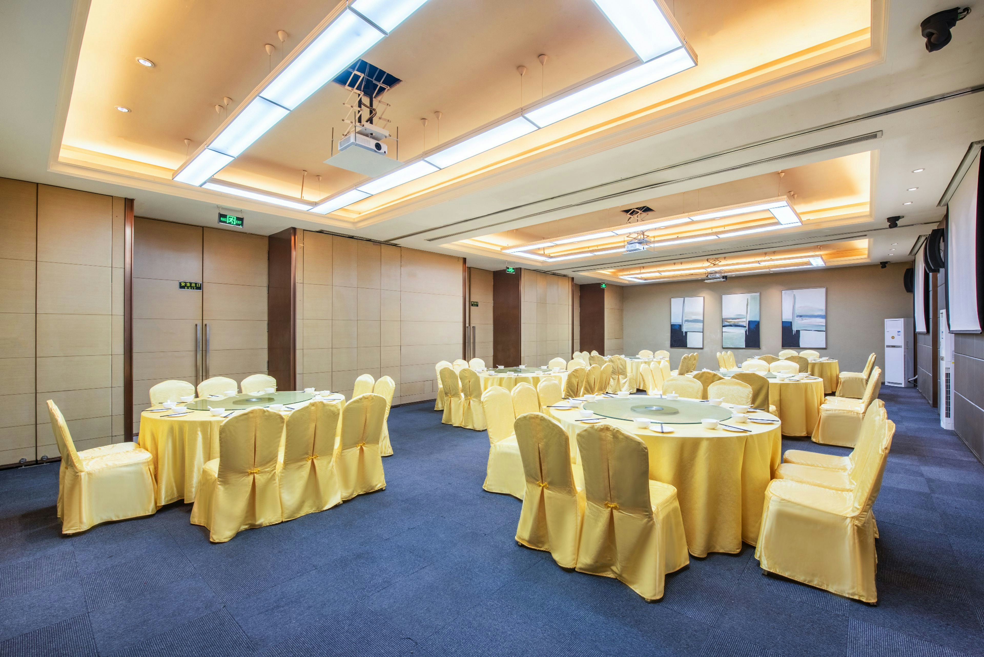 HOLIDAY INN EXPRESS SHENYANG GOLDEN CORRIDOR 35/49