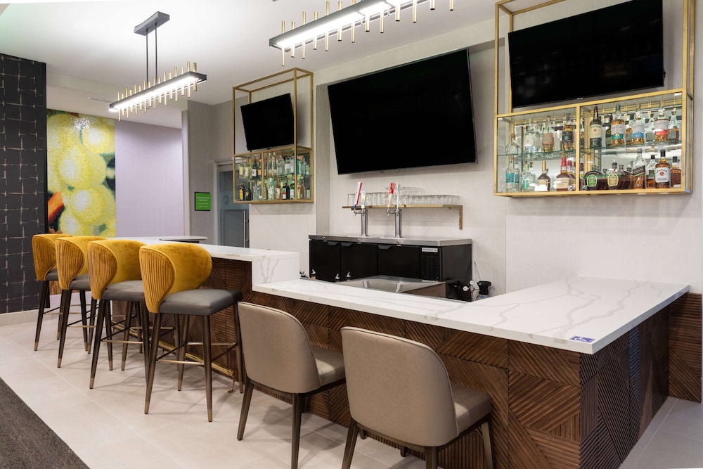 La Quinta Inn & Suites By Wyndham Galt Lodi North 49/56