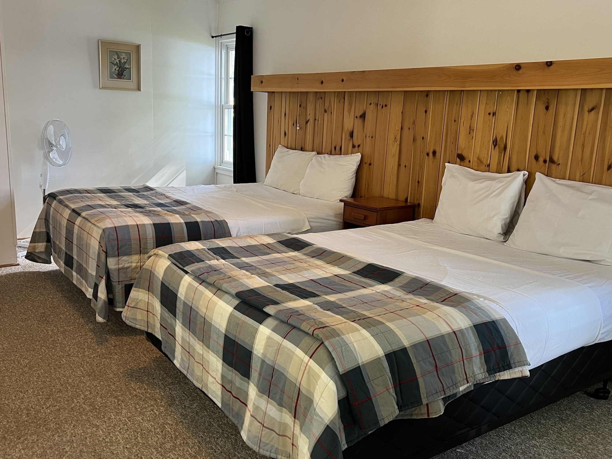 2 Bedrooms, Cabin, 1 Single and 3 Queen Beds, Lake View