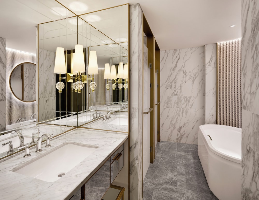 Sofitel Ambassador Seoul Hotel and Serviced Residences 70/71