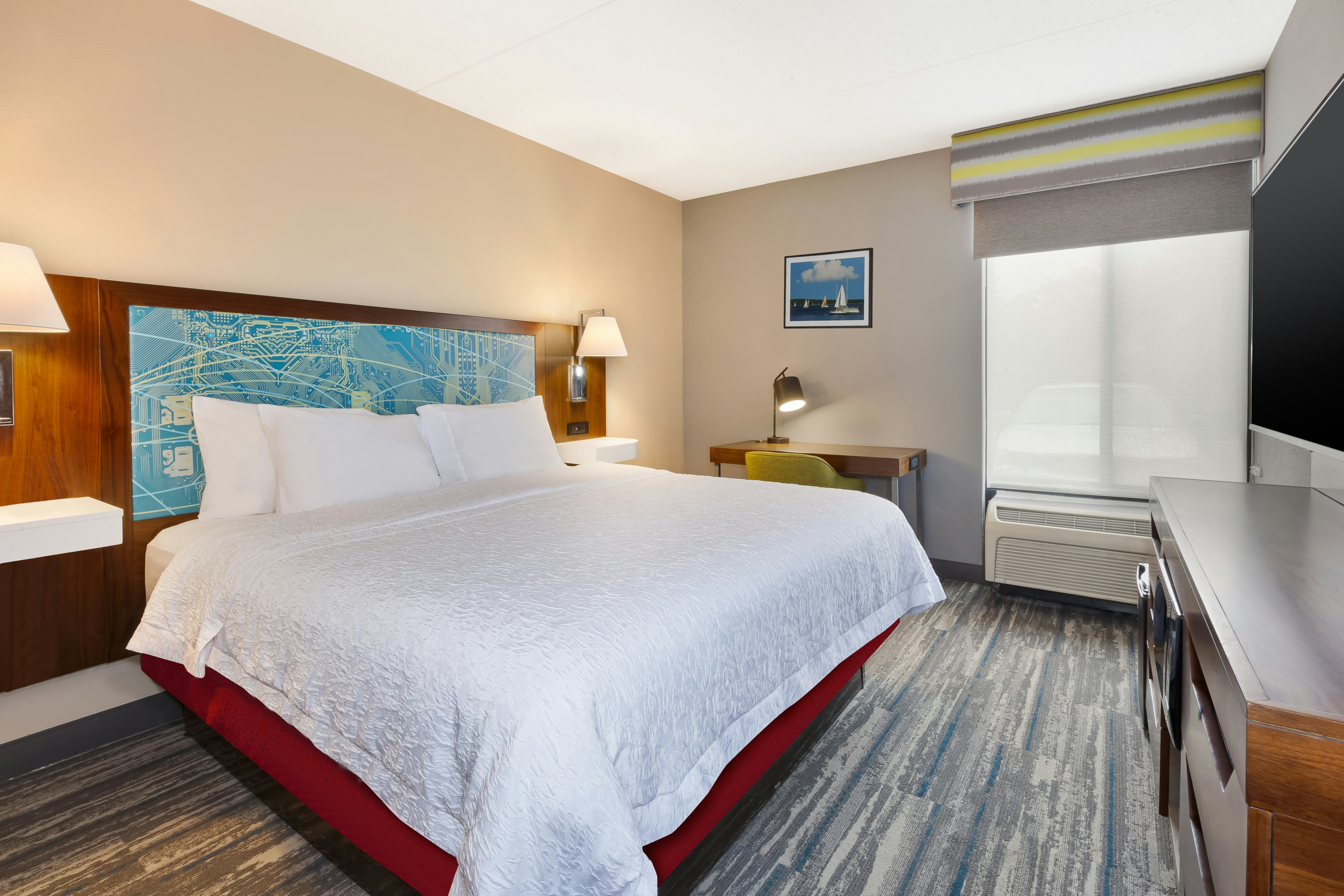 ROOM, QUEEN BED