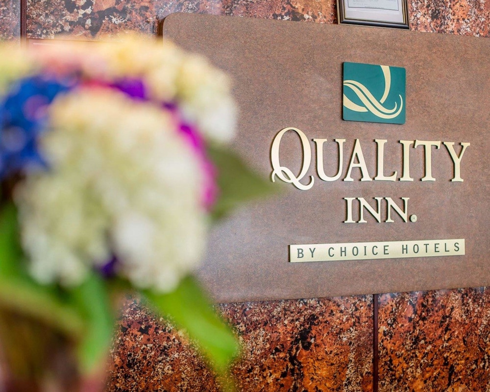 Quality Inn & Conference Center Brattleboro North 44/64