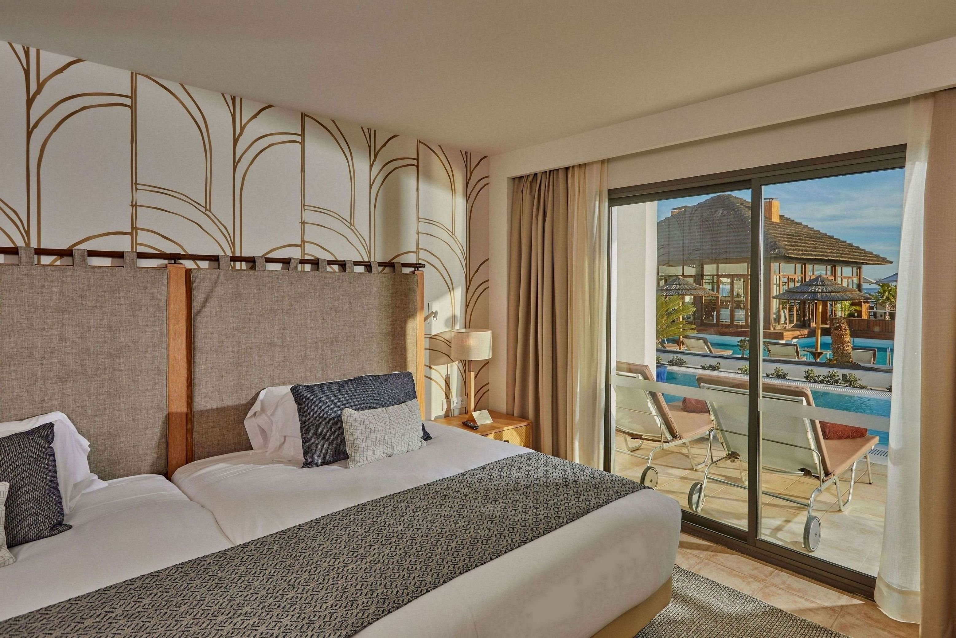 Preferred Club, Swim Up, Suite