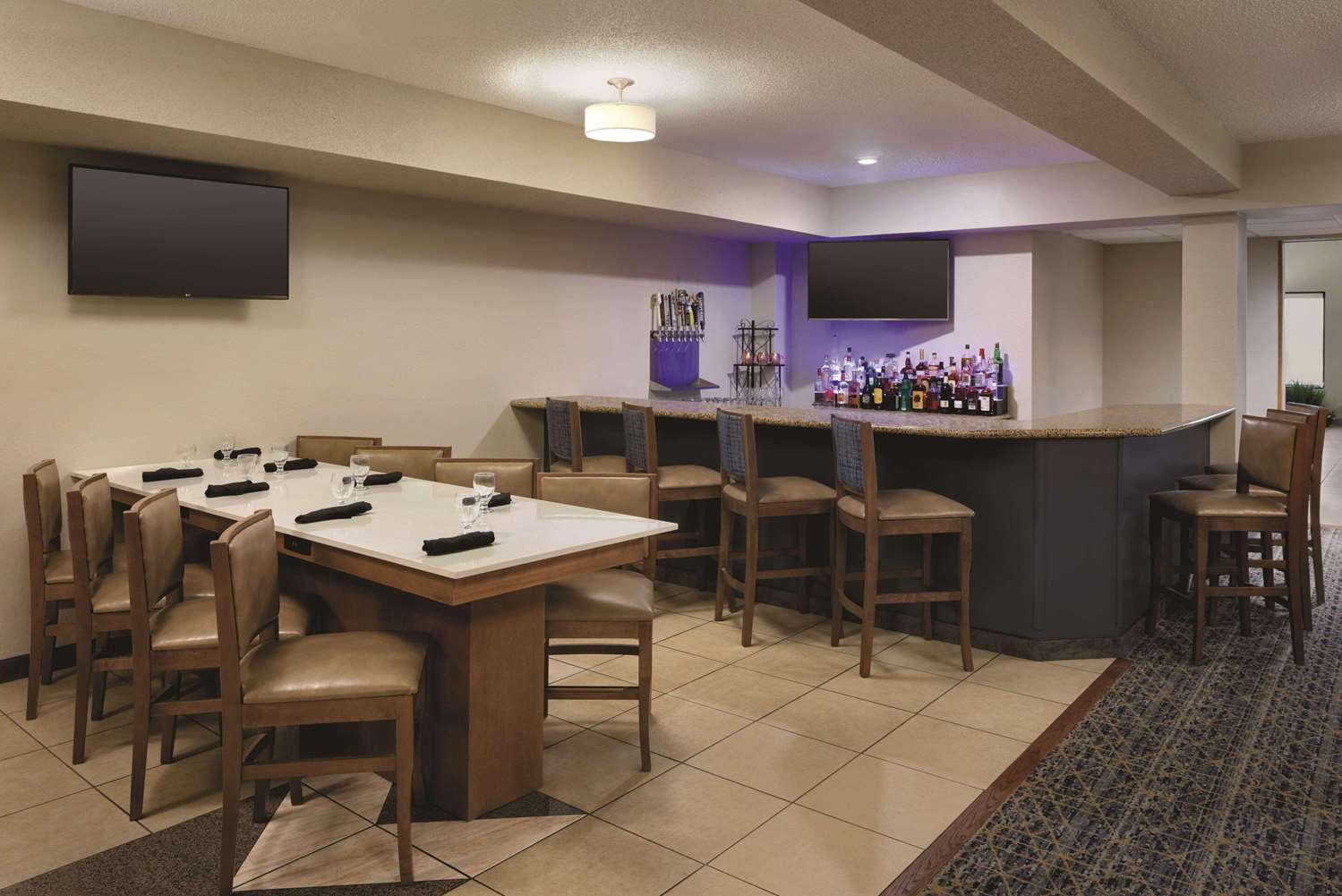 Spark by Hilton Ames 21/23