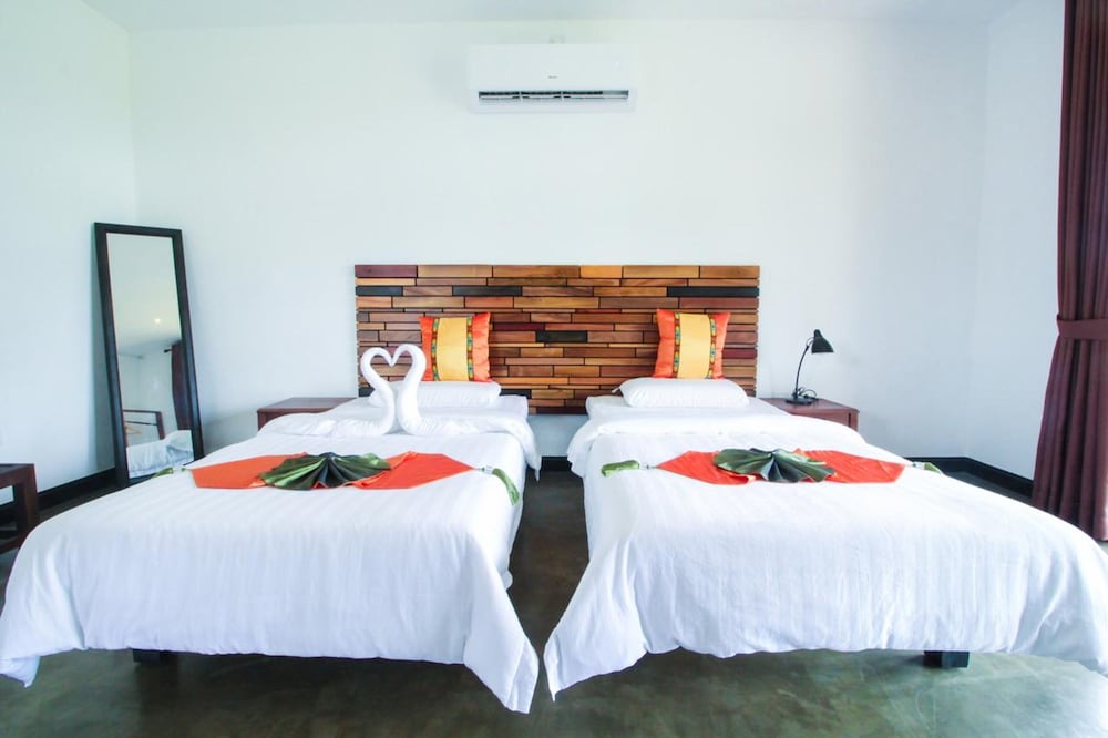 Ceyloni Hotel 5/16