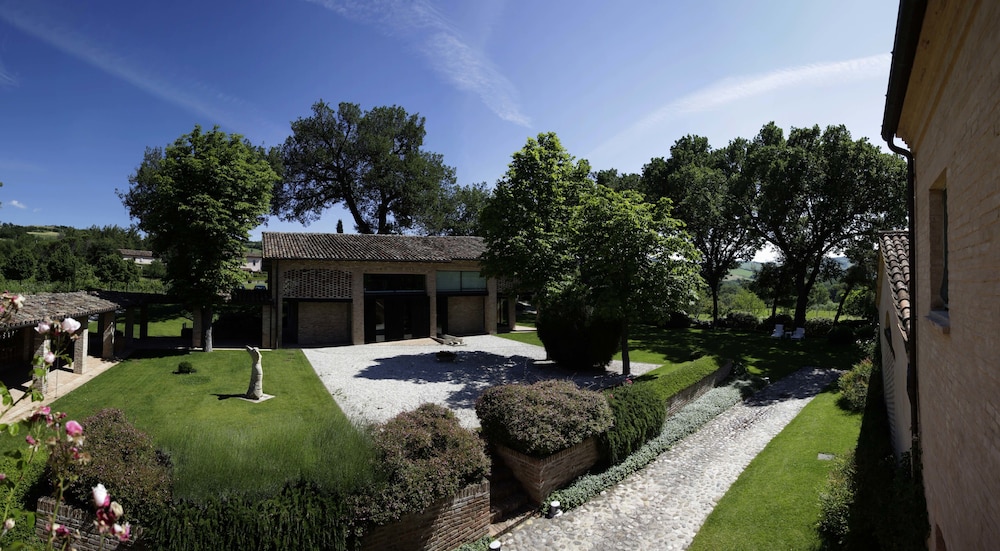 Urbino Resort 65/75