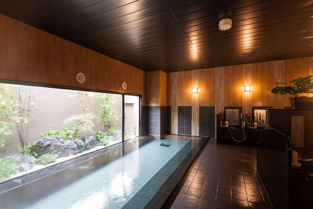 Hotel Route-Inn Isesaki Inter 32/46