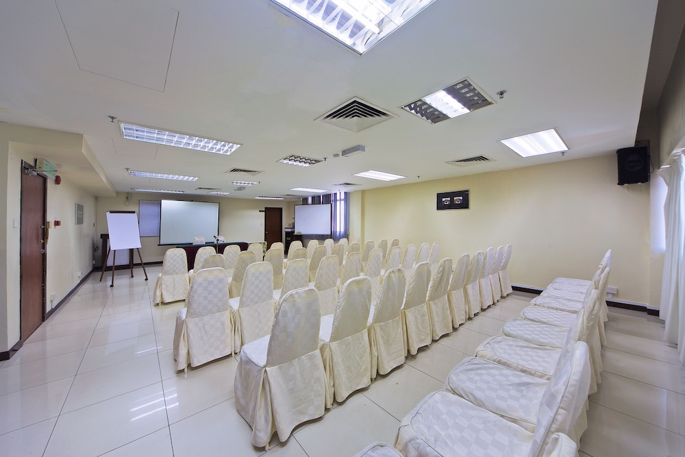 Kinabalu Daya Hotel 66/72