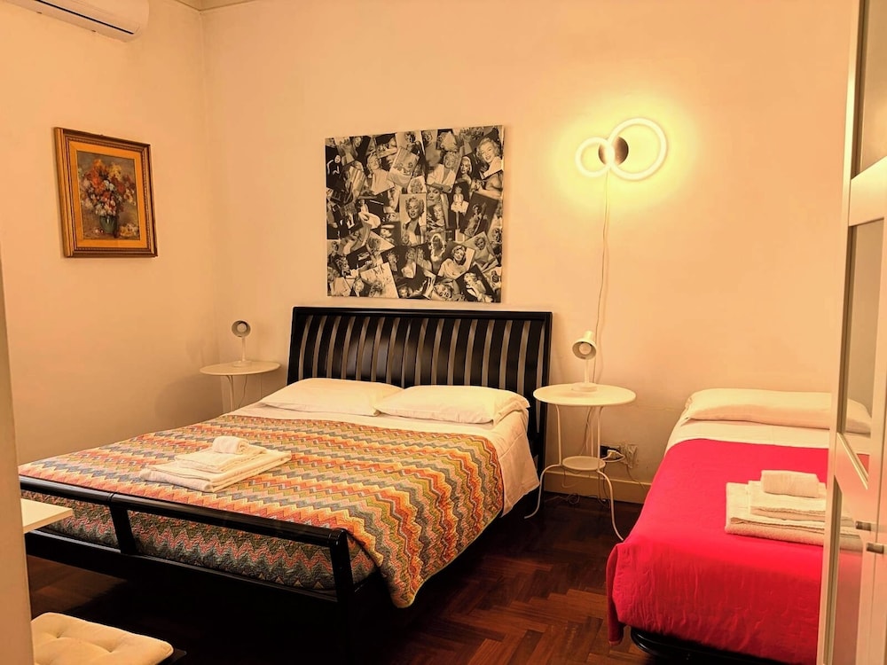 St John Villa B B 12/49