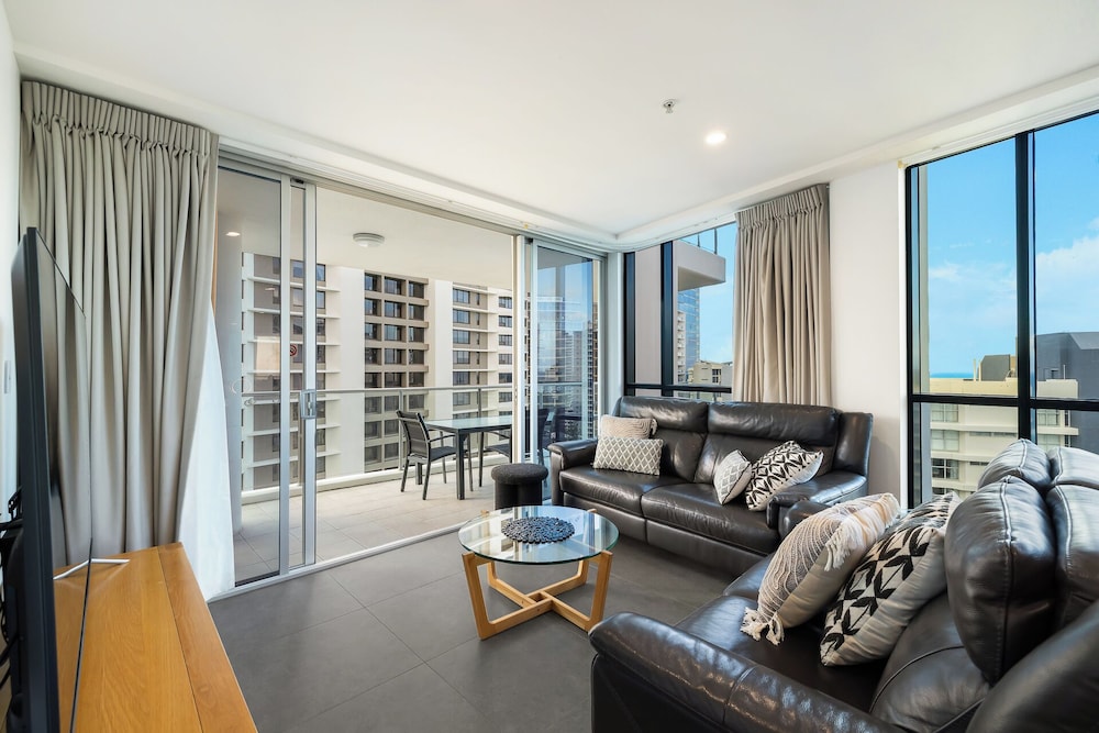 Artique Surfers Paradise 53/74