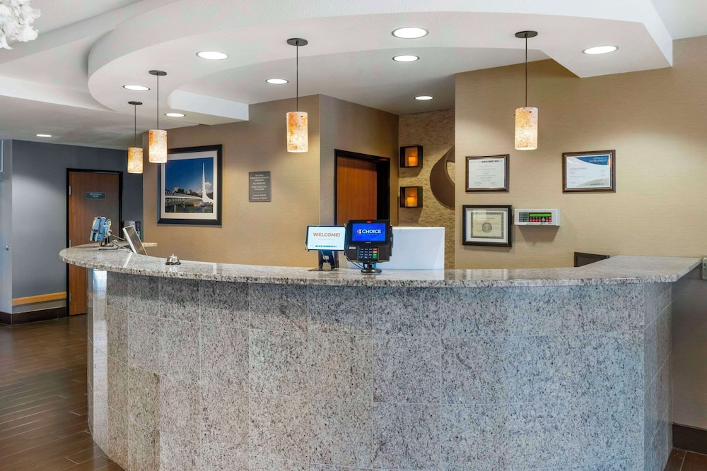Comfort Suites Redding - Shasta Lake 7/52