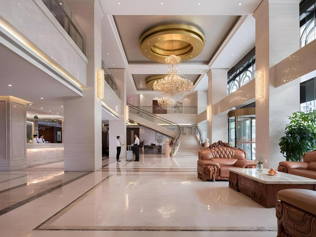 Venus International Hotel (Huizhou West Lake) 36/55