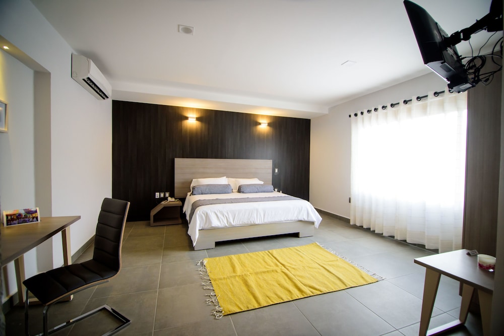 Maria Ines Hotel Suite 14/59