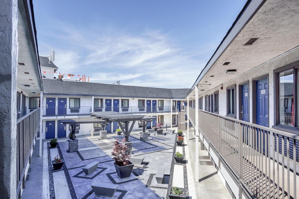 Motel6 Fremont, CA – North 37/58