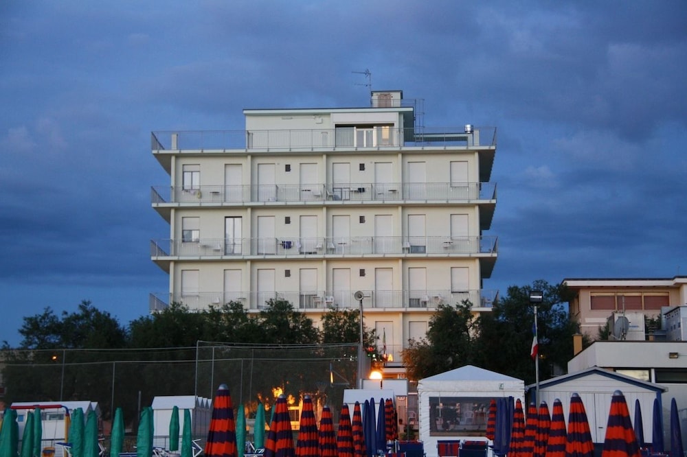 Hotel Italia 2/50
