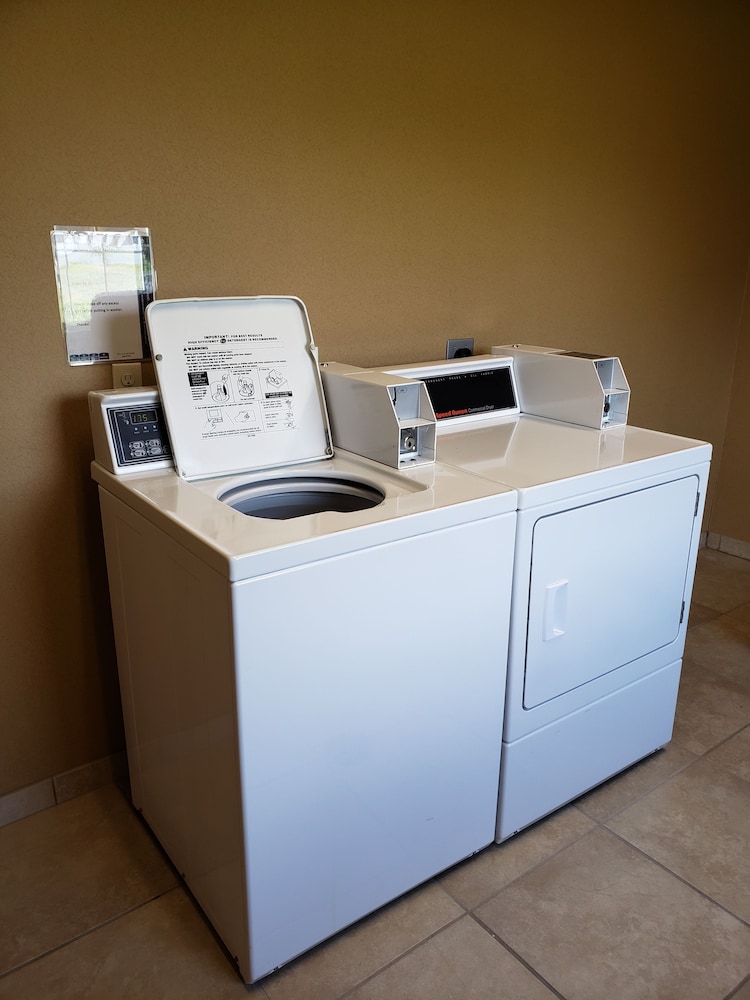 Cobblestone Inn Suites Schuyler Ne 54/62