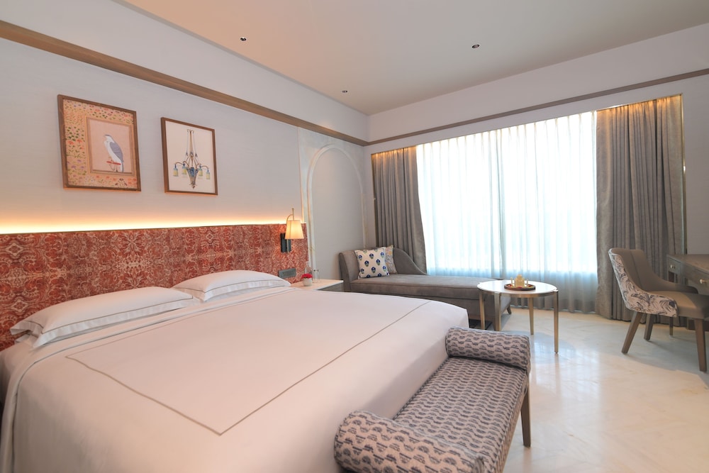 Taj Club, Club, King Bed