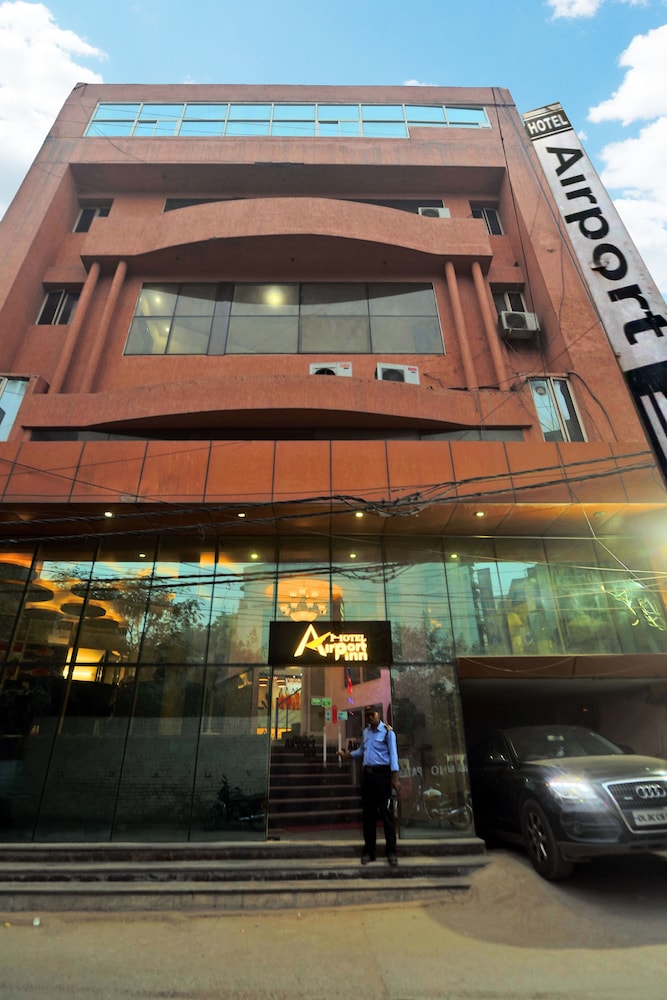 HOTEL AIRPORT INN 2/46