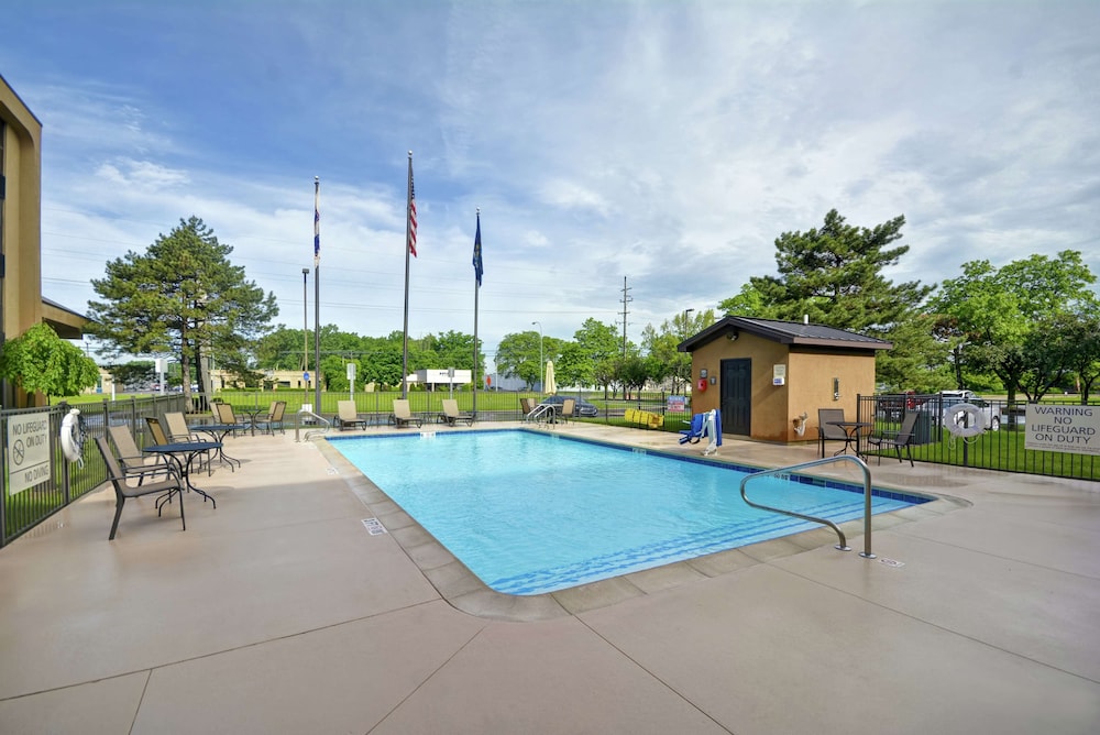 Hampton Inn Detroit/Madison Heights/South Troy 23/56