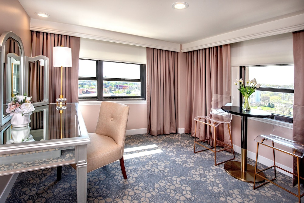 PEORIA MARRIOTT PERE MARQUETTE 31/50