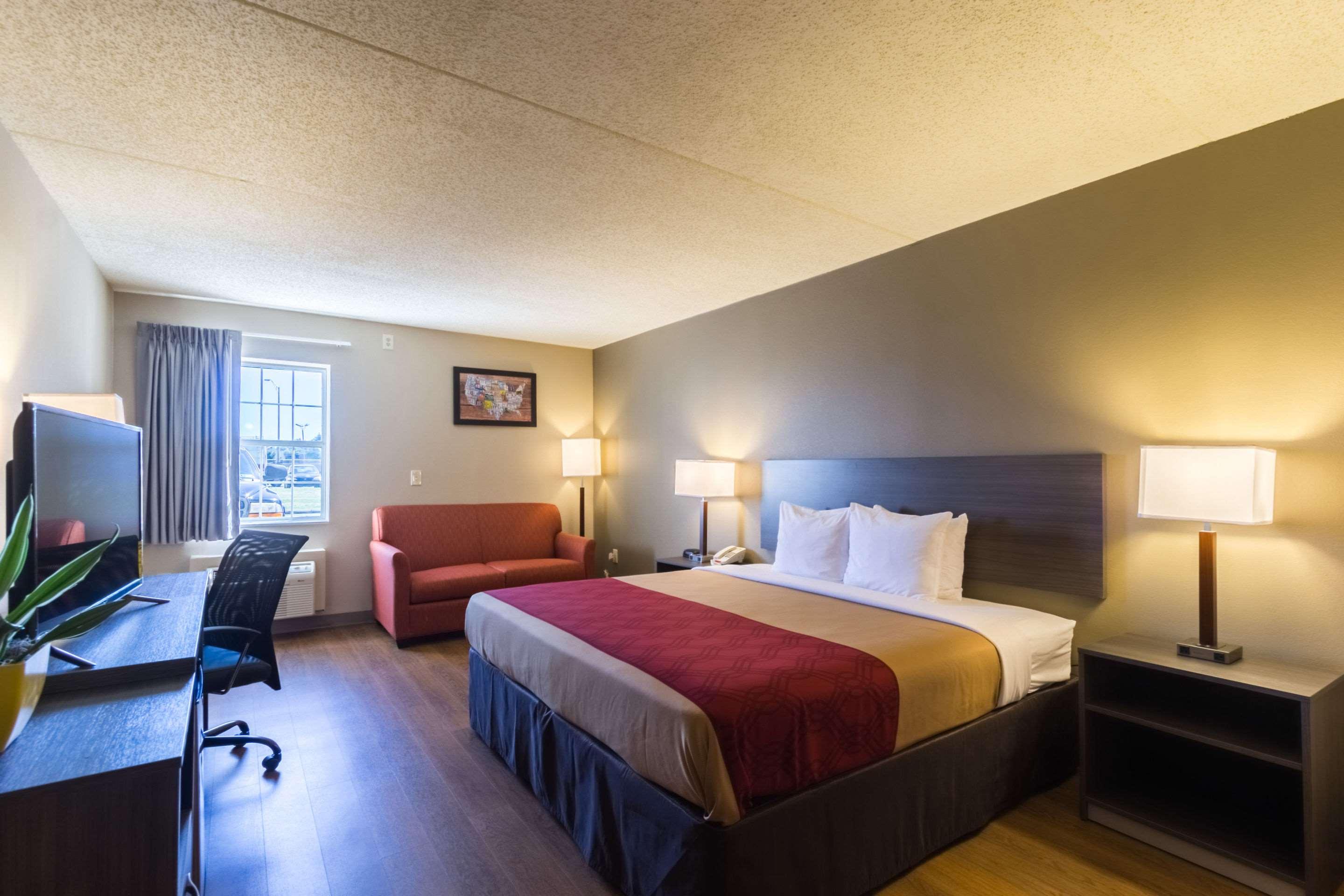 ROOM, KING BED, ACCESSIBLE