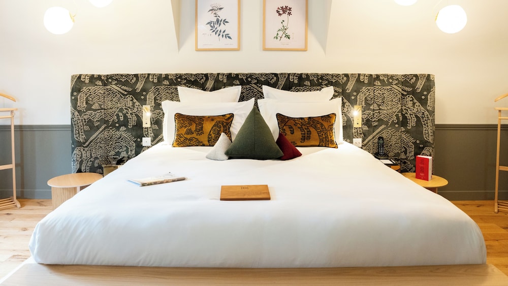 Heritage, King Bed