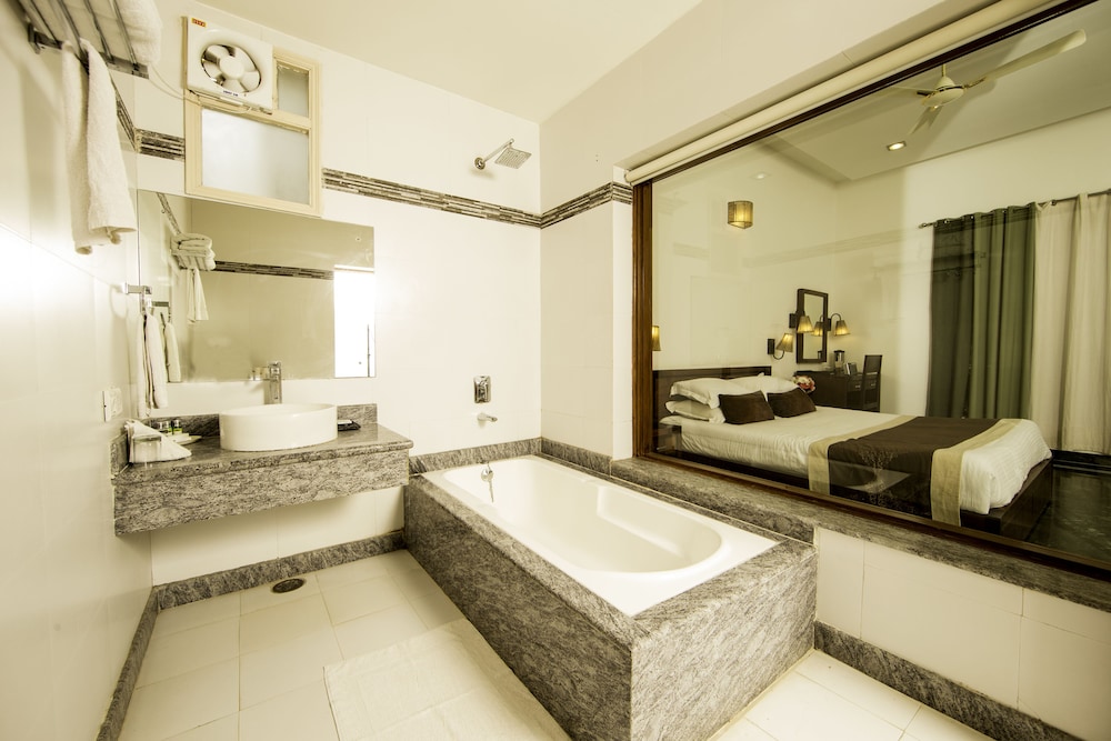 Hotel Ranthambore Regency 50/50