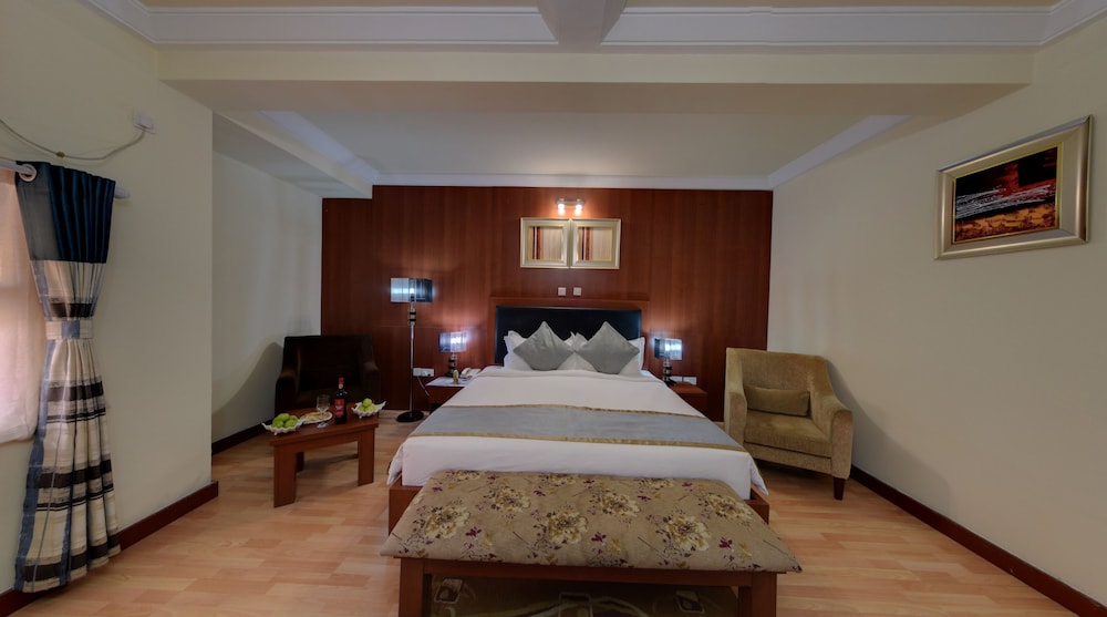 COMFORT, QUEEN BED