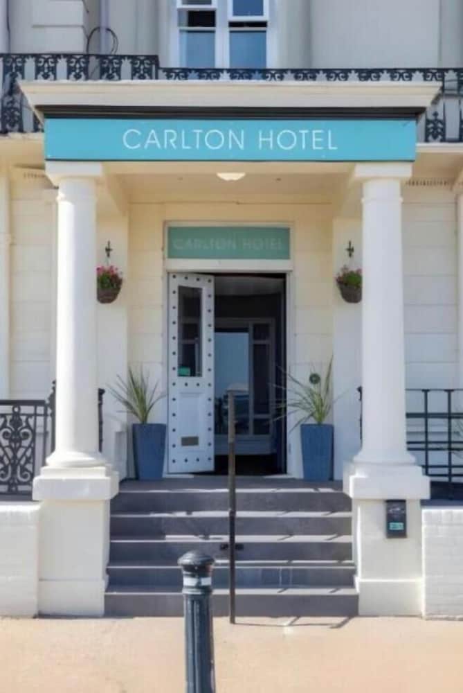Carlton Hotel 4/68