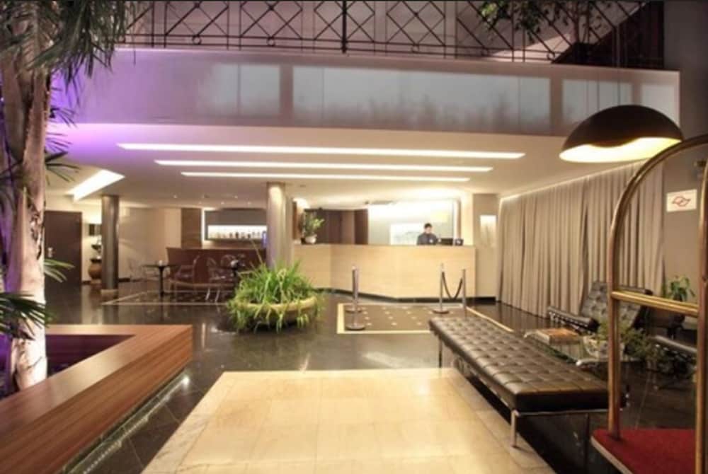 Oasis Plaza 4/47