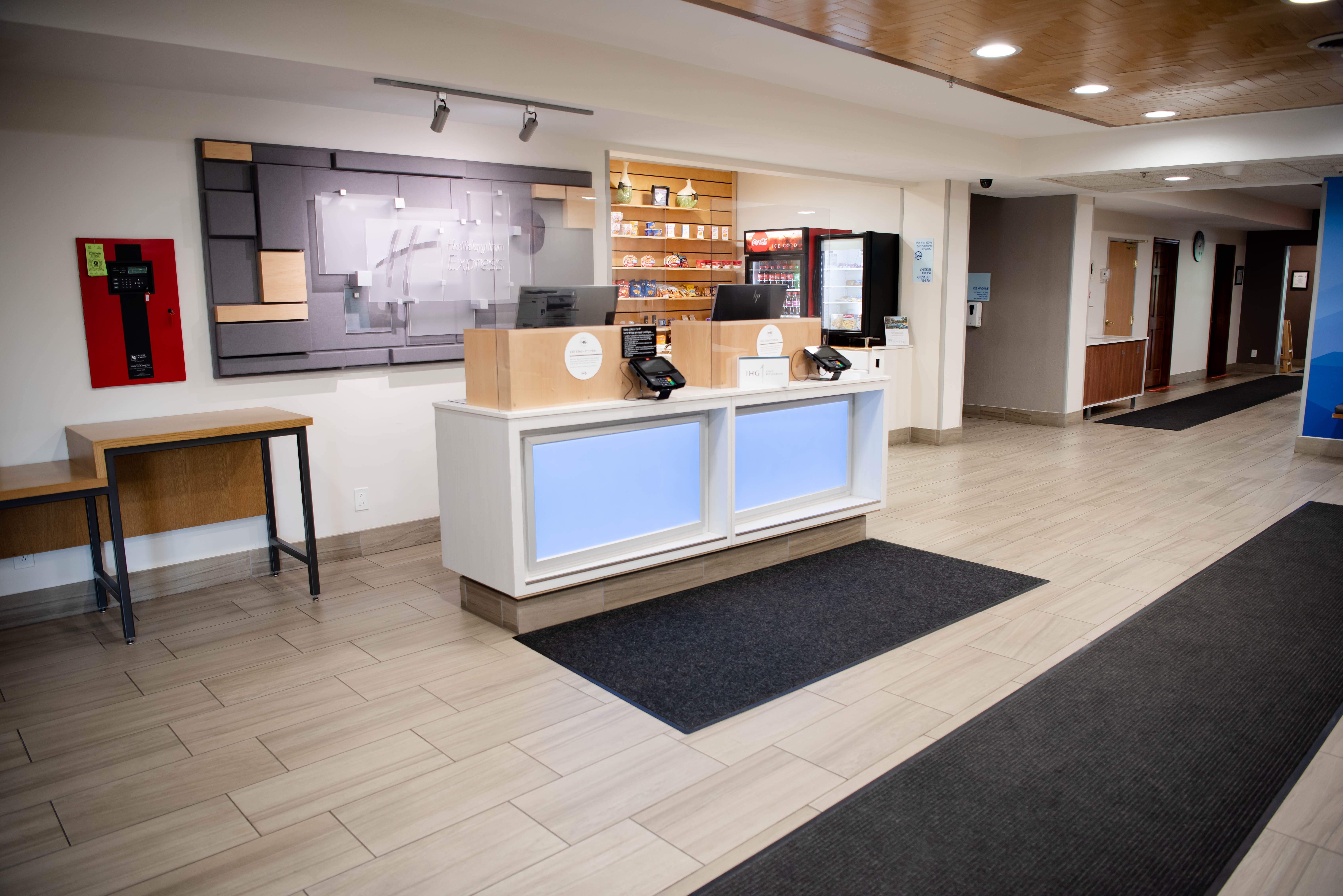 Holiday Inn Express Winfield 5/50