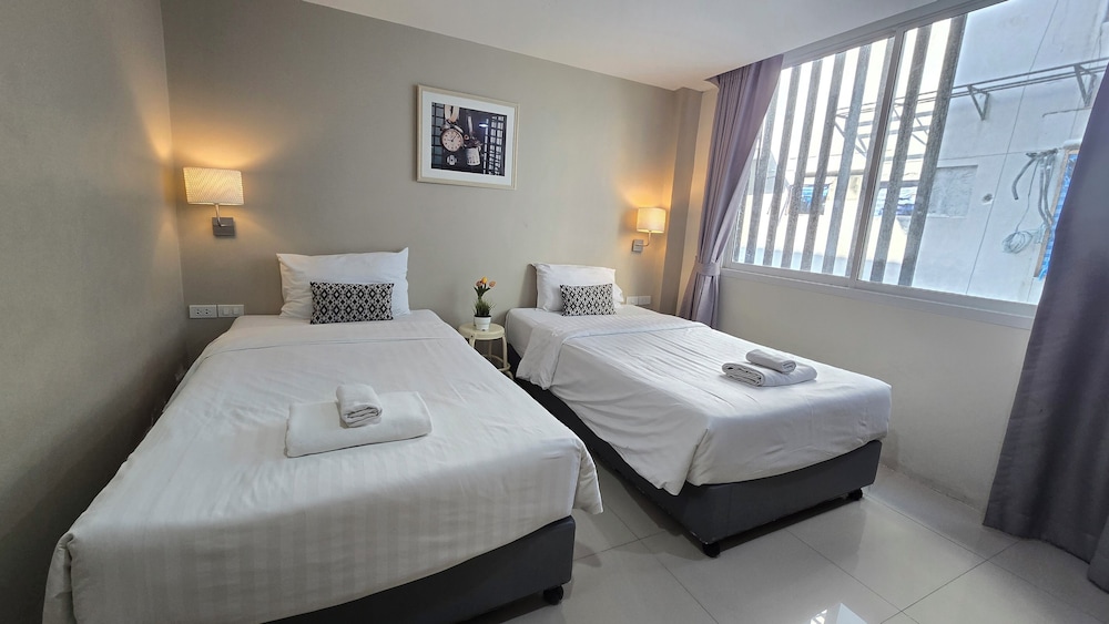 Superior, Twin Beds, Building 1