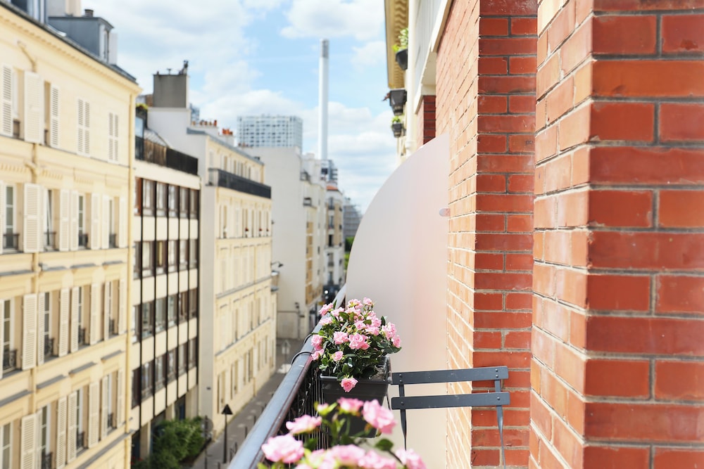 Short Stay Group Eiffel Village Serviced Apartments 4/50