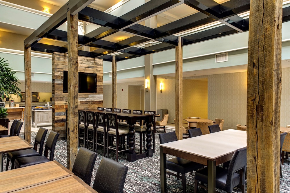 Embassy Suites Williamsburg 45/55