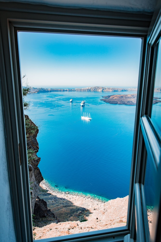 Iconic Santorini in SANTORINI