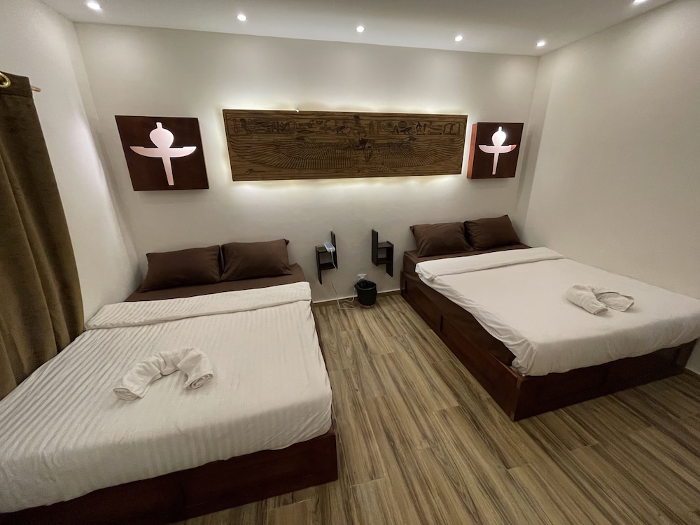 ROOM, TRIPLE