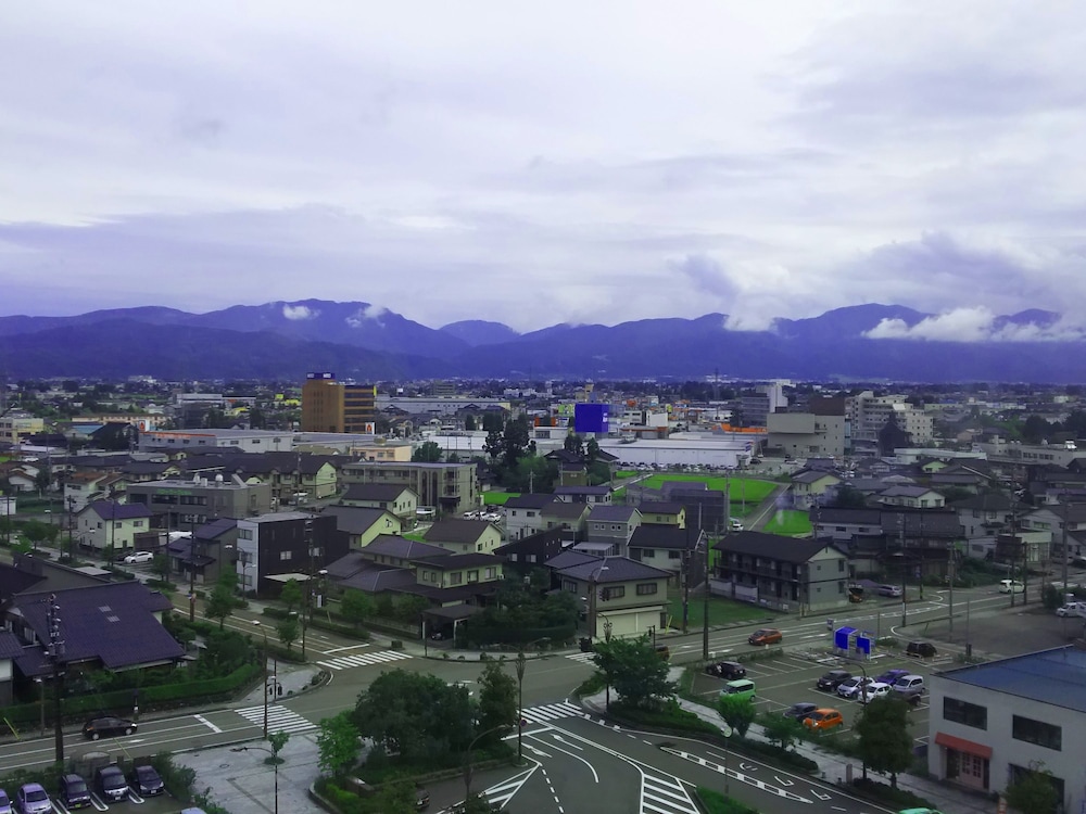 Apa Hotel Tonami-Ekimae 61/64