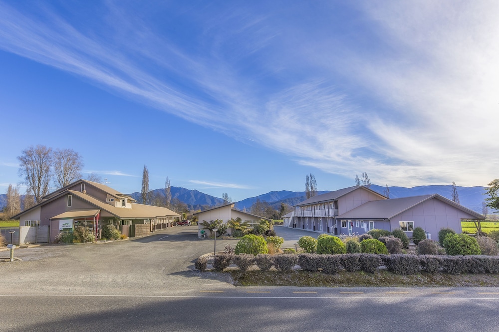 MOHUA MOTELS 3/52