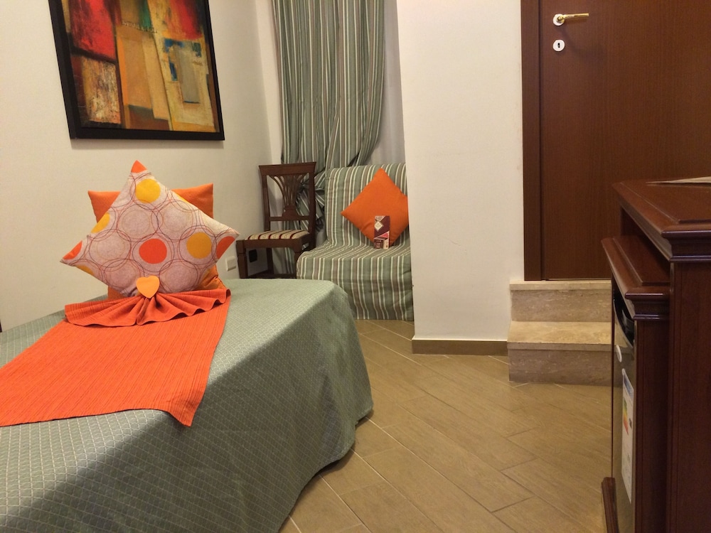 Hotel Flavio Rome 30/33