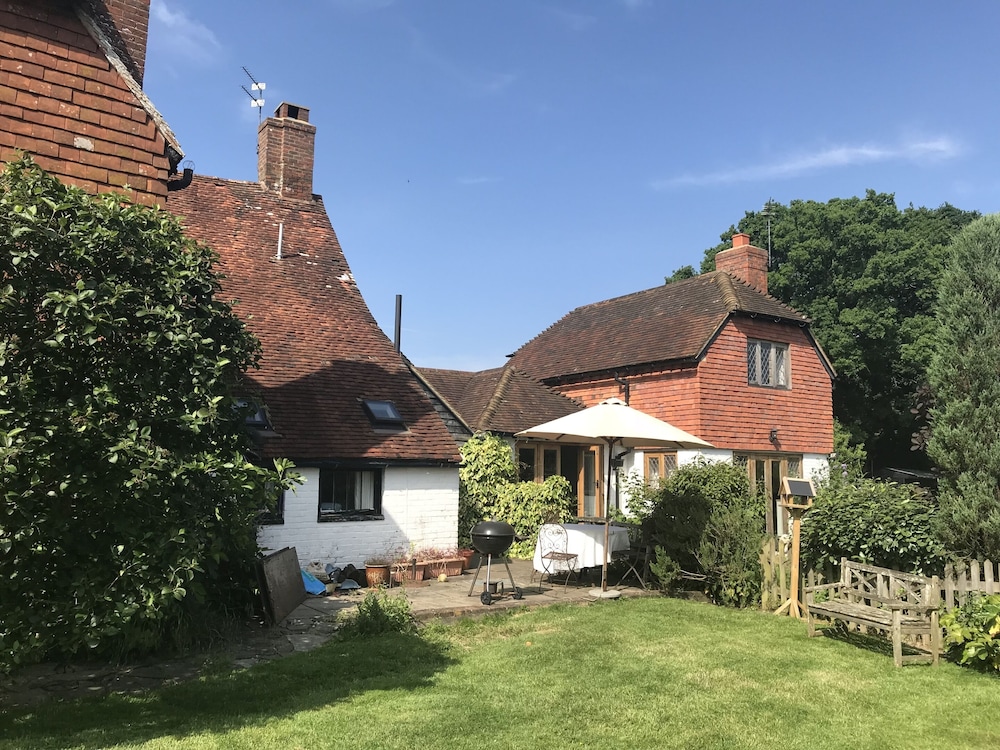 Dunsfold B&amp;B 42/44