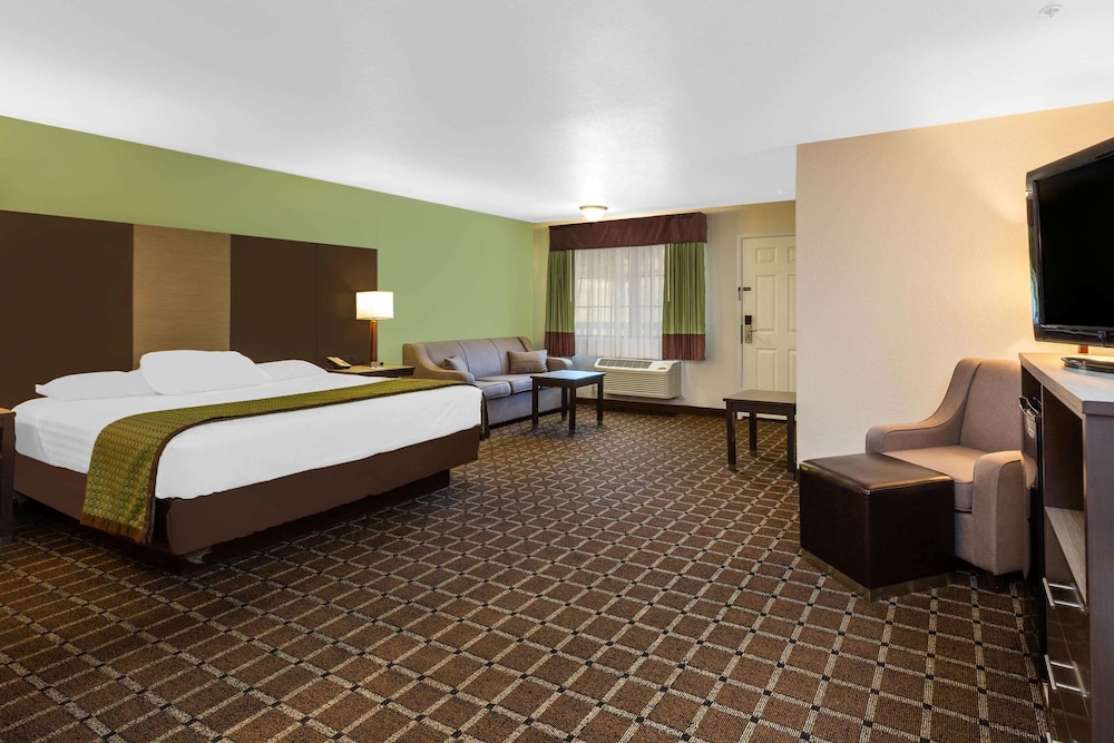 Travelodge by Wyndham Angels Camp CA 12/35
